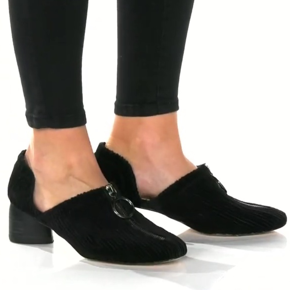 Black Corduroy Front Zip Detail kitten Heel Pump